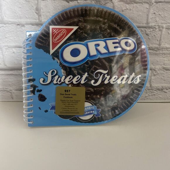 Nabisco Oreo Sweet Treats Book 100th Birthday Recipes Lot 20 Party Favor Gift - Picture 1 of 4